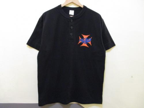 RADICAL Cross Henryneck T-shirts Black