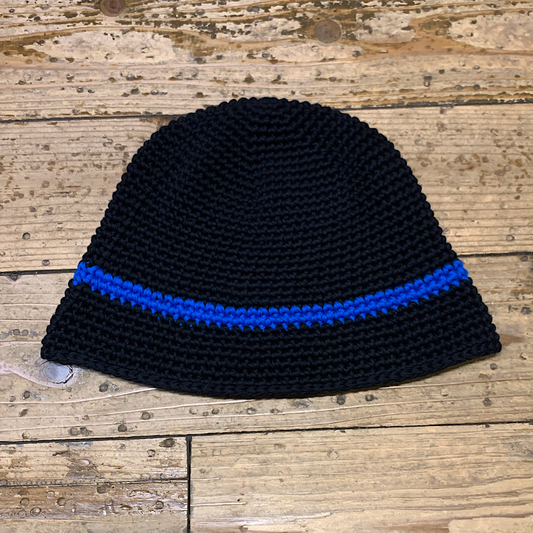 RADICAL Hand Knitted Hat(Black/Navy)