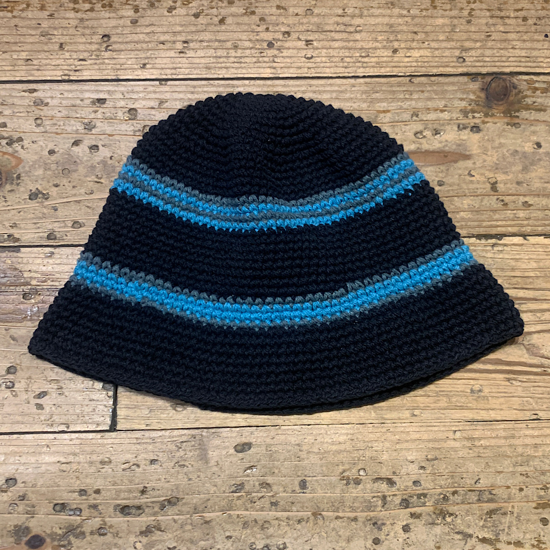 RADICAL Hand Knitted Hat(Black)